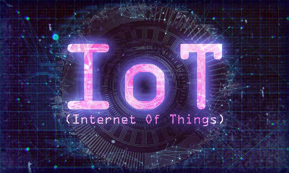 pentingnya_peran_internet_of_things_iot_dalam_revolusi_industri_4_0